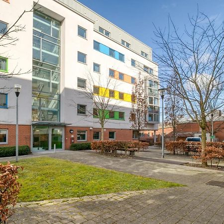Bright & Central Studio In Luton, Sleeps 2 Luton  Ngoại thất bức ảnh