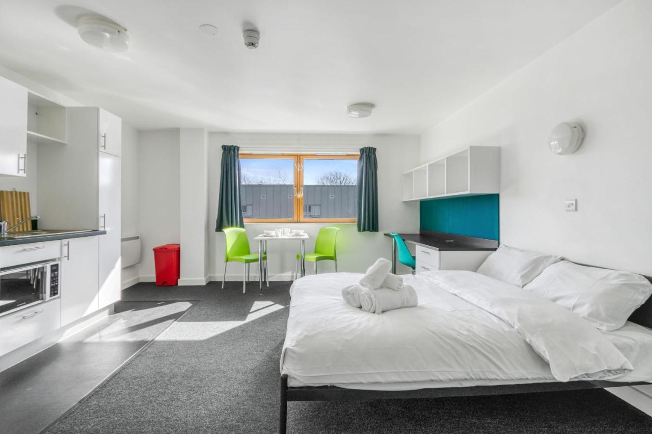 Bright & Central Studio In Luton, Sleeps 2 Luton  Ngoại thất bức ảnh