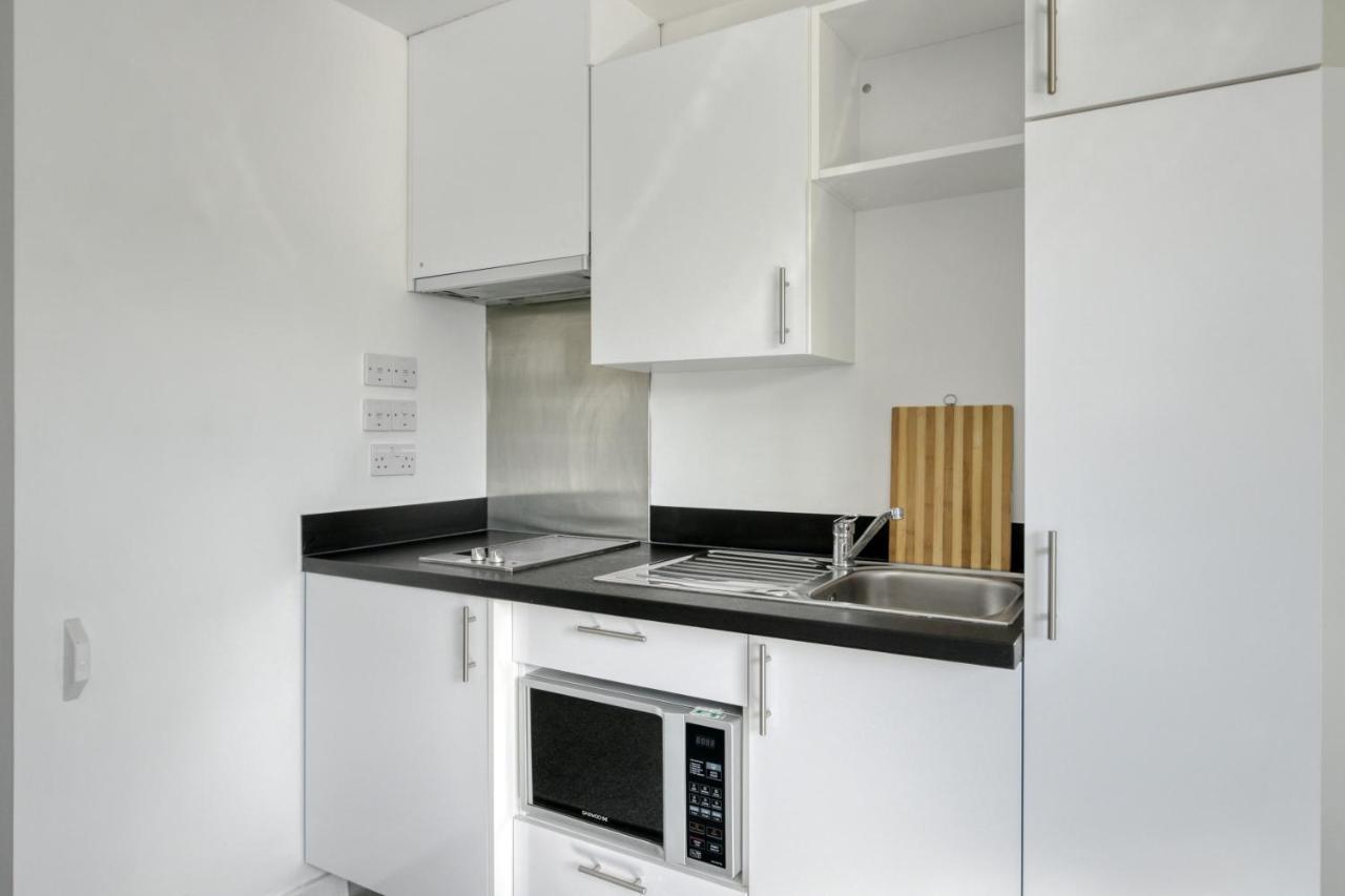 Bright & Central Studio In Luton, Sleeps 2 Luton  Ngoại thất bức ảnh