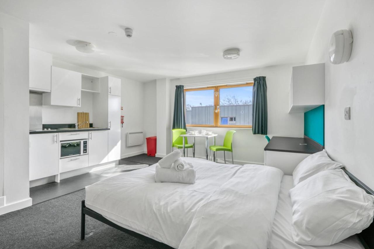 Bright & Central Studio In Luton, Sleeps 2 Luton  Ngoại thất bức ảnh