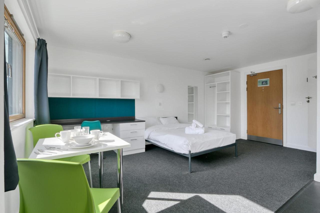Bright & Central Studio In Luton, Sleeps 2 Luton  Ngoại thất bức ảnh